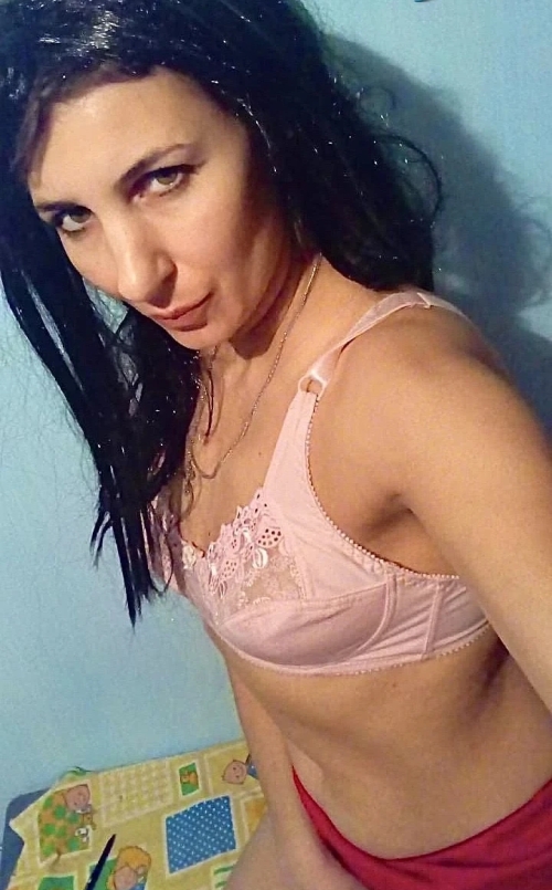 Sexy Brunette Beauty: Sultry and Seductive Pose