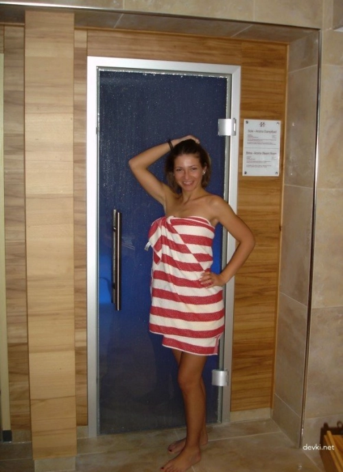 Naked Woman in Sauna: Explicit Hot Bathhouse Scene