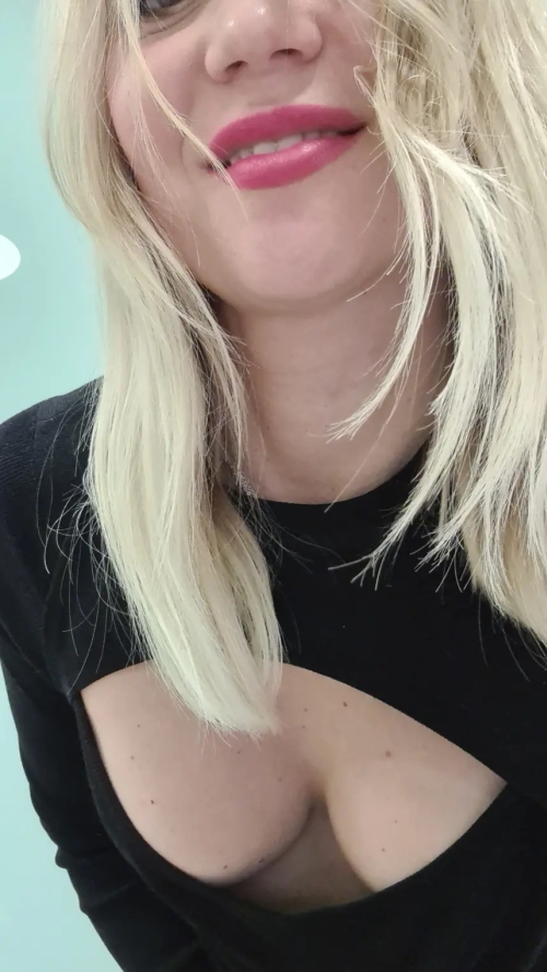 Multiple Men Gangbang: Hardcore Slut Loves Getting Fucked by Several Guys