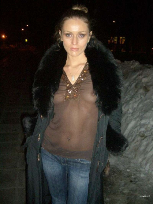 Explicit Woman Shows Off Her Pussy - XXX Photo