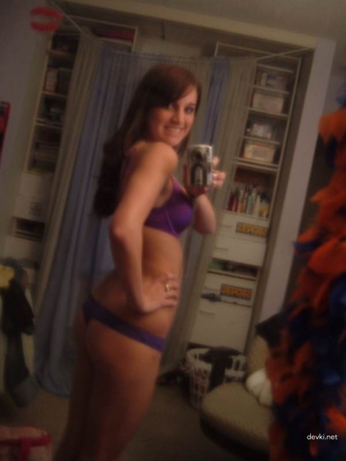 Sexy College Girl Selfie: Hot Student Showing Off