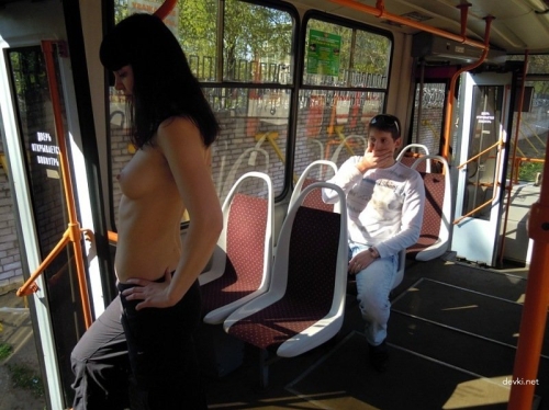 Nude Public Exhibitionist Loves Posing for Photos - Explicit Public Nudity