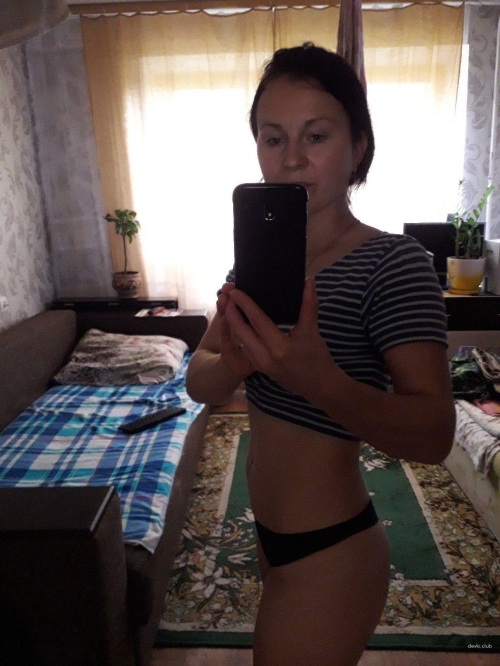 Bold Wife Open to Explicit Photos: Unapologetically Sensual & Provocative