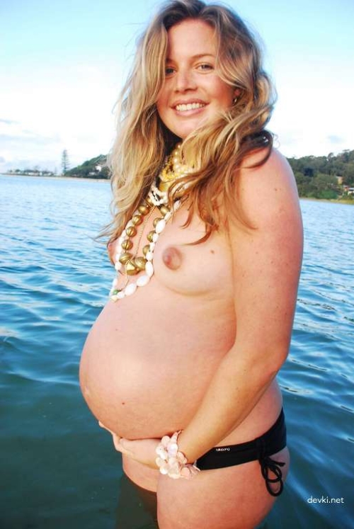 Explicit Nude Pregnant Girls Photo Shoot: Uncensored Pregnant Women Naked