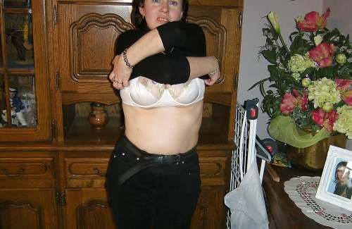 Beautiful Woman with Hairy Pussy: Explicit Photo