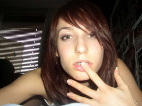 Amateur Brunette Erotic Photoshoot: Seductive and Sensual Content