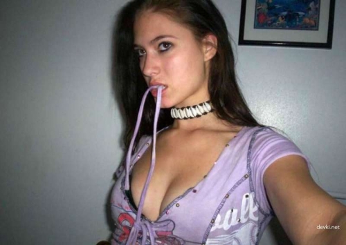 Seductive Selfie: Stunning Girl with Perfect Body Takes a Sultry Snap