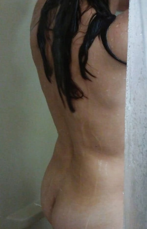 Shaved Pussy in Shower: Hotwife Shaving Hairy Cunt