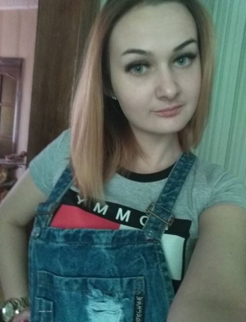 Private Erotic Nude Girlfriend - Explicit Intimate Photos