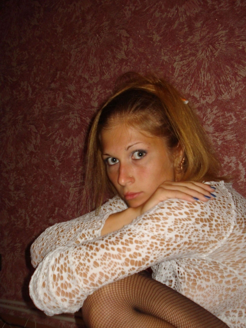 Seductive beauty poses in private photo - Sultry model in lingerie flaunts curves - Sensual babe in intimate picture