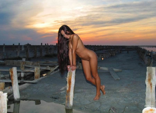 Explicit Nude Photo of Beautiful Young Girl - Private and Sensual