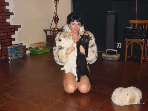Sexy Naked Woman in Fur Coat - Explicit Nude Photoshoot