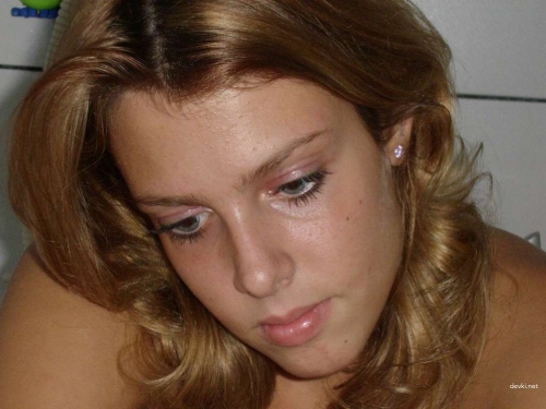 Hot girlfriends deepthroat cock in hardcore porn