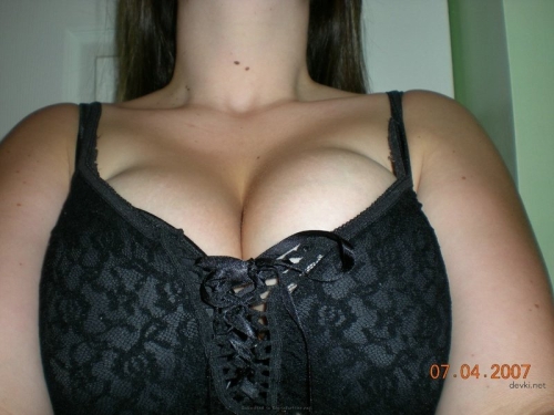 Busty Babe Exposed: Hot Chick with Huge Boobs