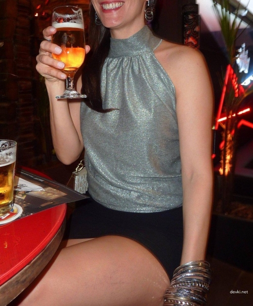 Explicit Upskirt: Pantyless Girl Reveals All in Skirt