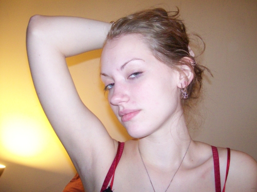 Shy Girl Reveals Her Body: Explicit and Bold Photoshoot