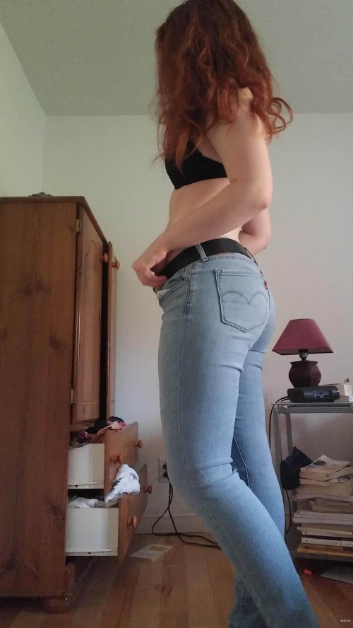 Fiery Redhead Flaunts Her Sexy Body and Allure in Explicit Pose