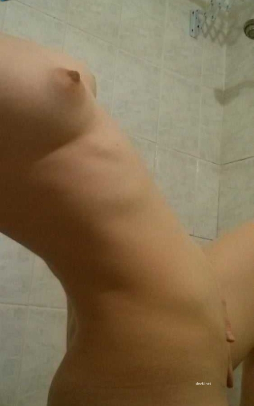 Naked Friend of Friend: Explicit Nude Photo Sparks Controversy