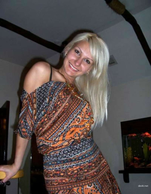 Hot Blonde Wife Unleashed: Explicit Amateur Porn Photo
