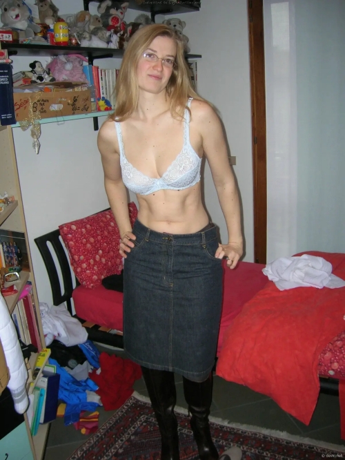 Redhead's Erotic Desires Gallery: Explicitly Sensual Redhead Woman in Lingerie