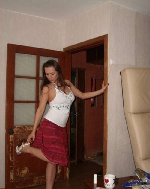 Hot Brunette Takes Nude Selfies - Explicit Amateur Photoshoot