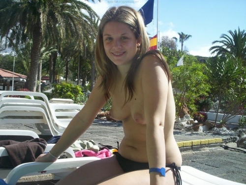 Naked Wife on Beach - Explicit Nude Sunbathing and Sexy Bikini Photos