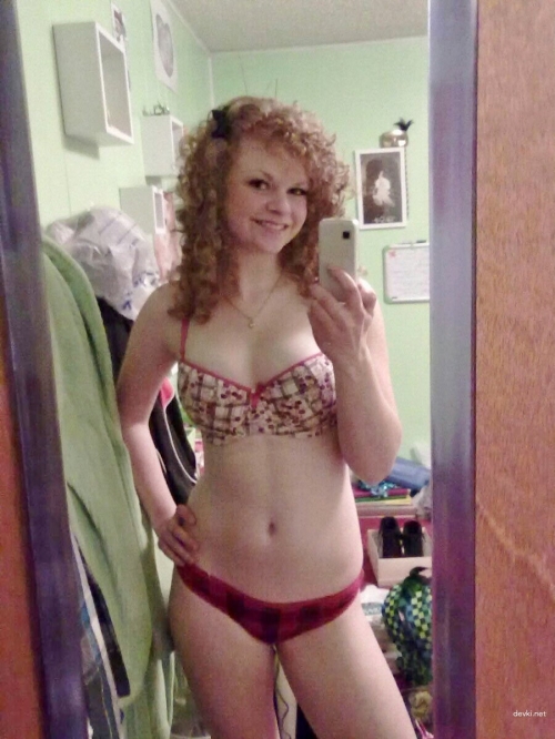 Sexy Redhead Takes Nude Selfies: Explicit Amateur Photoshoot