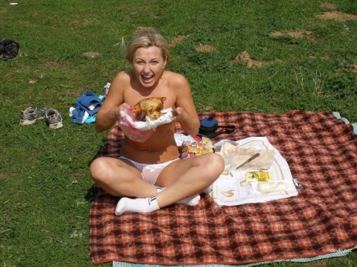 Sexy Woman on Vacation: Explicit Photo of a Seductive Female