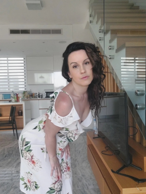 Seductive Woman Flaunts Nude Body: Explicit Adult Content