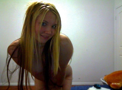 Sexy Girl Strips on Webcam: Explicit Live Cam Show