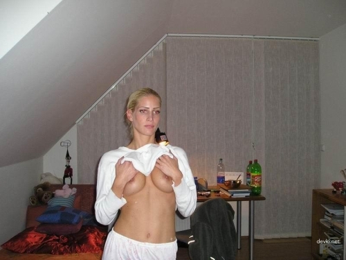Amateur Nudist Porn Photos: Explicit Home Nudist Sex Pics