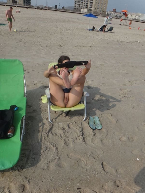 Explicit Pussy Flashes at Beach - Hot Girls Showing Off