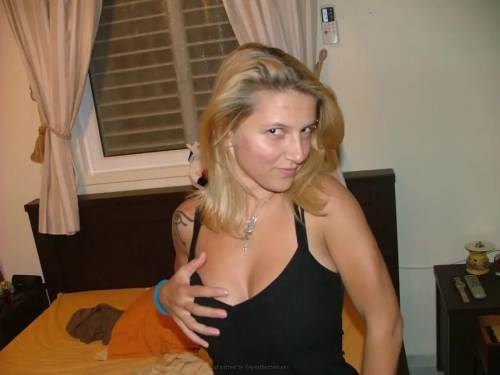 Busty babe gives blowjob and gets fucked by guy - XXX
