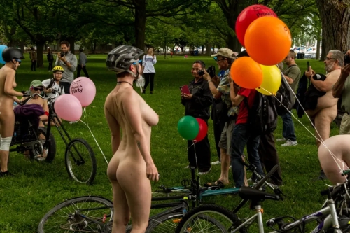 Naked Cyclists Race: Explicit Nude Riders Compete in Provocative Event