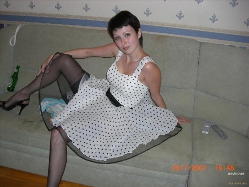 Married Beauty Nude: Hot MILF Exposed in XXX Action