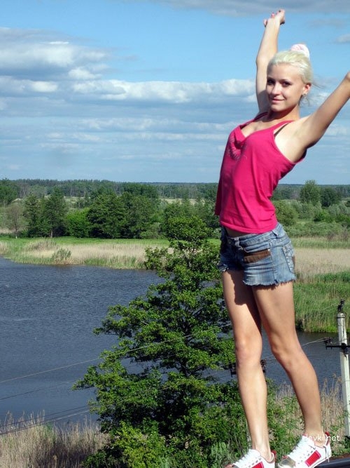 Sexy Blonde Bombshell's Personal Photos: Explicit Collection!