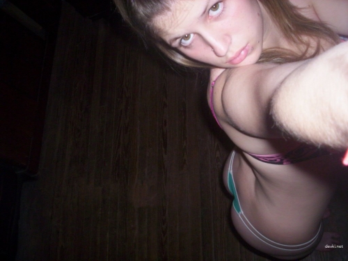 Amateur Slut Wants to Become Pornstar: Explicit Casting Photo