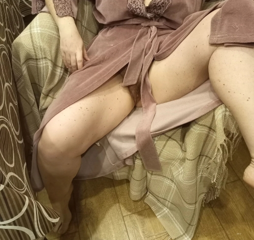 Sexy Home Outfit: Busty Russian Babe in Lingerie Teasing and Posing