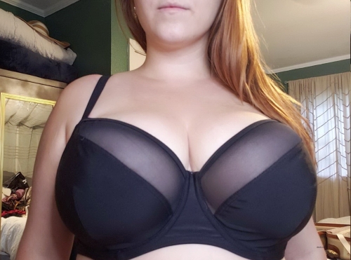 Voluptuous and Soft Nude - Explicit Russian Beauty Exposed