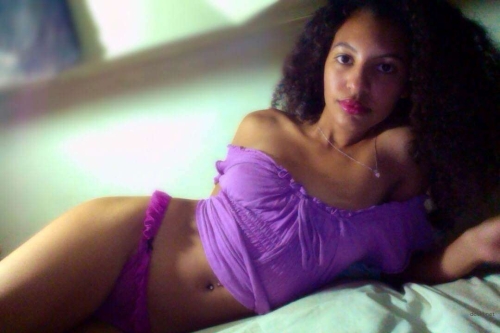 Sexy Mulatto Poses Nude for Provocative Photoshoot