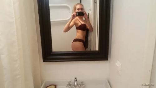 Blonde Bombshell Nails Sexy Selfies - Explicit Beauty Tips Revealed