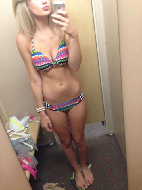 Stunning Girl's Sexy Figure - Sizzling Hot Curves and Toned Body