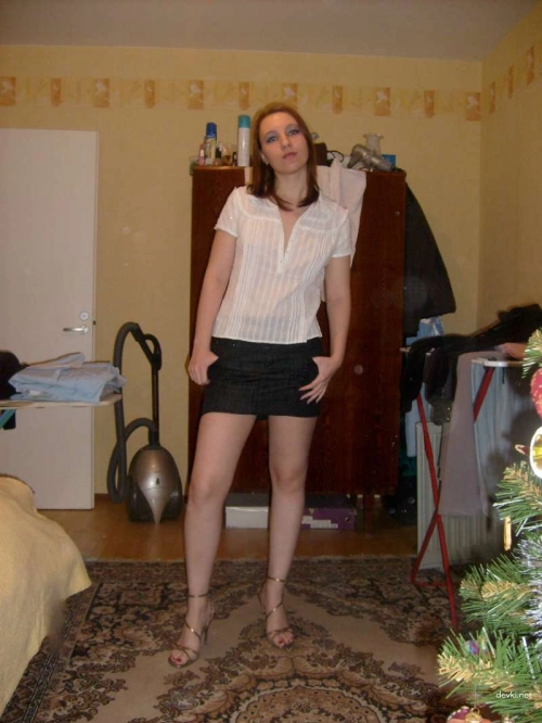 Amateur Banana Lover's Erotic Home Photos
