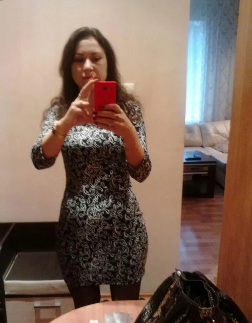 Sultry Woman Captures Herself: Sexy Selfie of Gorgeous Lady - Explicit Beauty Shot