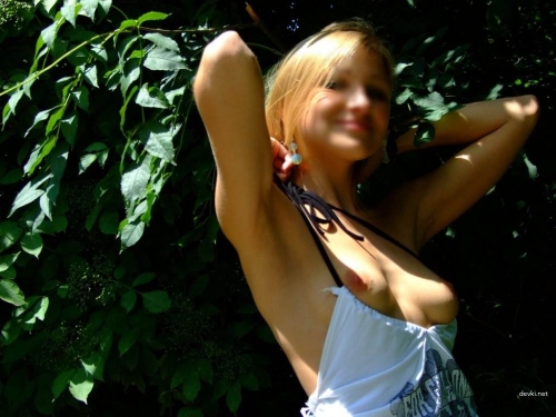 Sexy Kiev Girl Poses Outdoors - Hot Ukrainian Woman Showing Off on Street