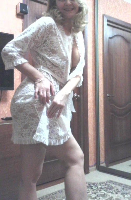 Erotic Self-Pleasure in the Shower: Sensual Russian Beauty