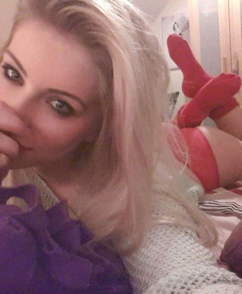 Sensual Blonde Beauty in Soft Erotic Poses