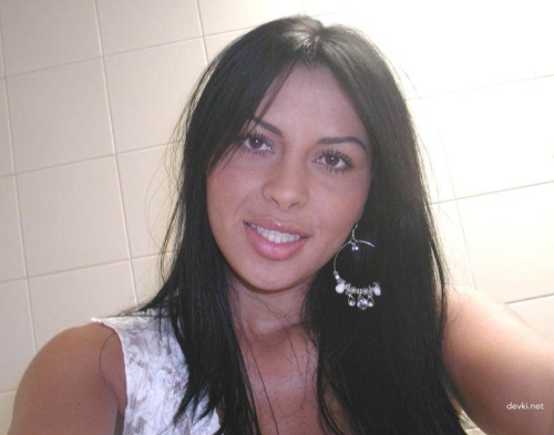 Private Photos of Mulatto with Amazing Booty: Explicit Content