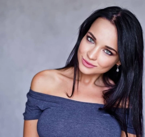 Hot and Sexy Angelina: 35 Explicit Photos of the Day