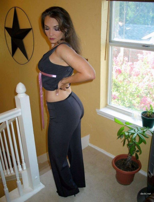 Mature Woman in Pantyhose: Explicit Mature Content for Adult Audience